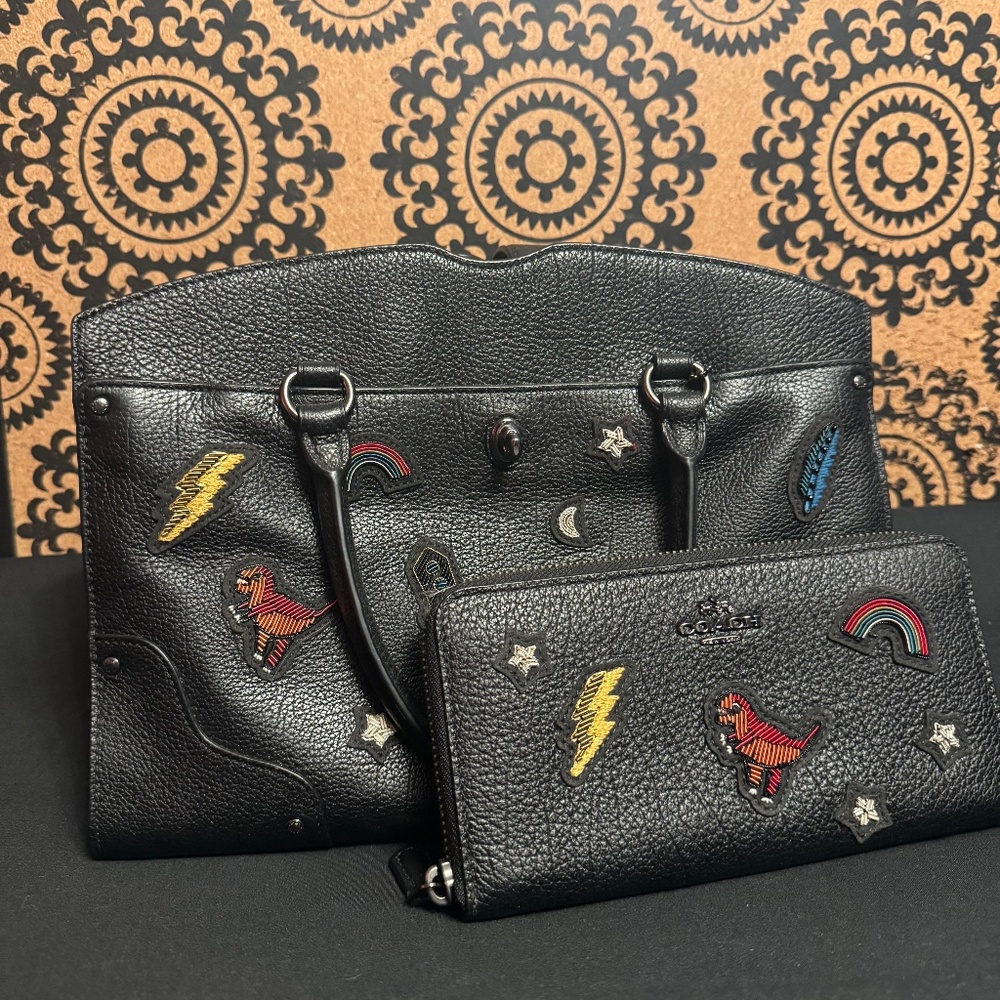 USED Coach Limited Edition Souvenir Patches Purse and Accordion Zip Wallet
